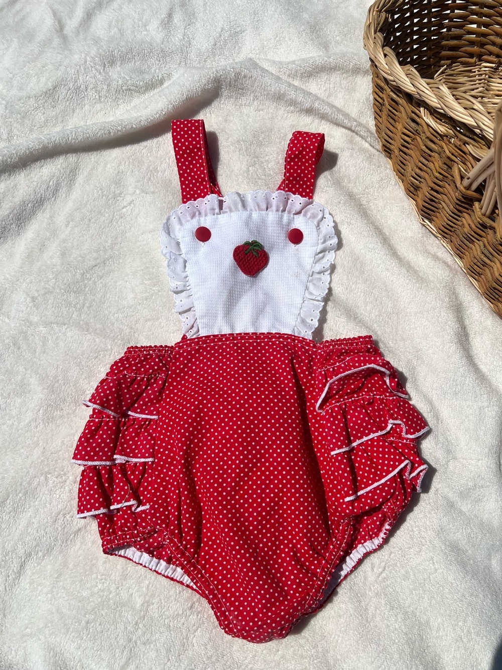 Cottage core 80’s vintage strawberry romper